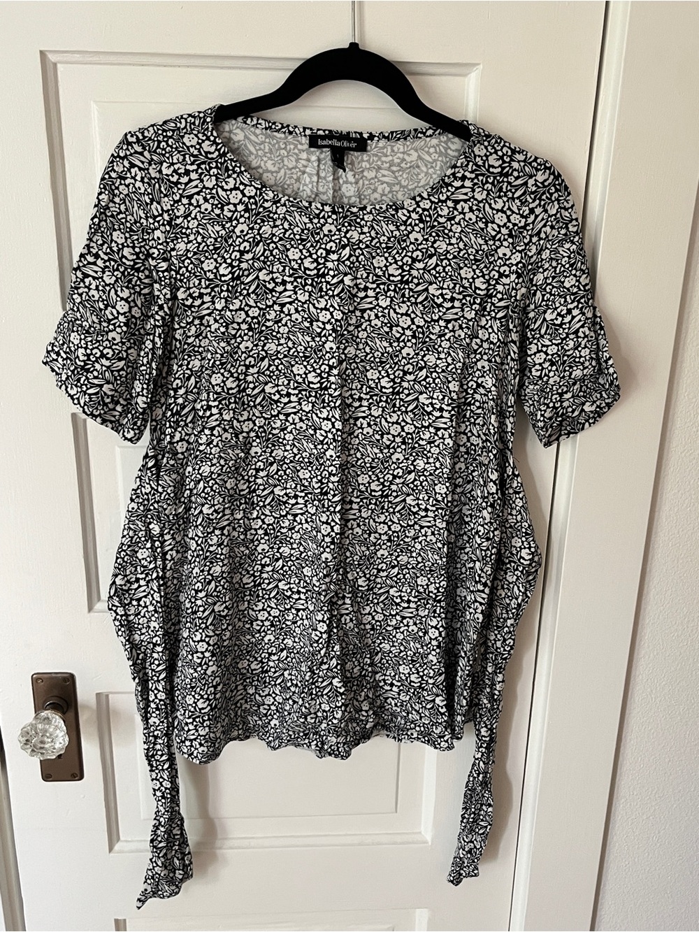 Isabella Oliver Black & White Floral blouse
